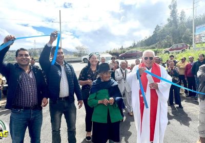 GAD Quimiag y Prefectura inauguran reasfaltado de vía al Santuario de la Virgen de la Anunciación del Puente