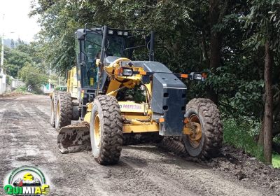 Trabajos De Mejoramiento Y Bacheo De La Vía, En La Comunidad De Rumipamba, Paraíso, Valle Hermoso Y Tumba San Francisco