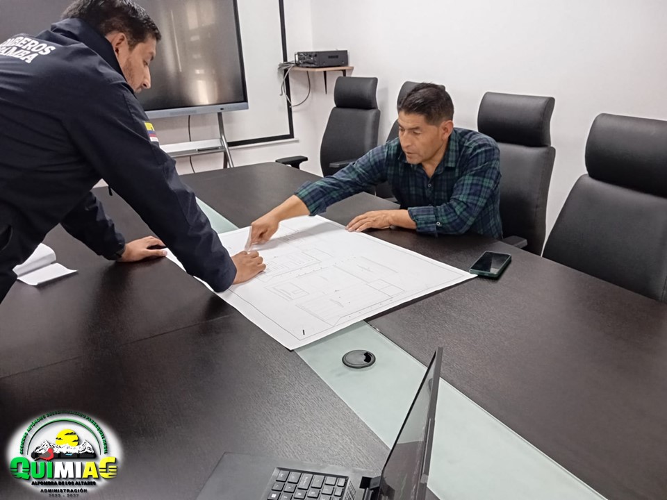 Reunión con los técnicos del Cuerpo de Bomberos